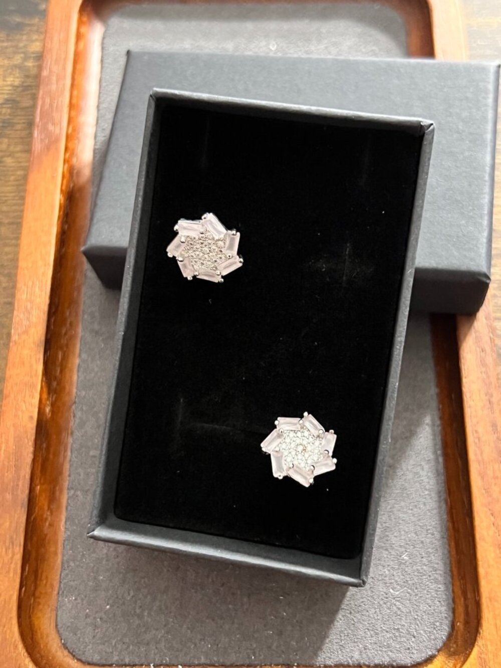 Elegant silver\-tone floral stud earrings